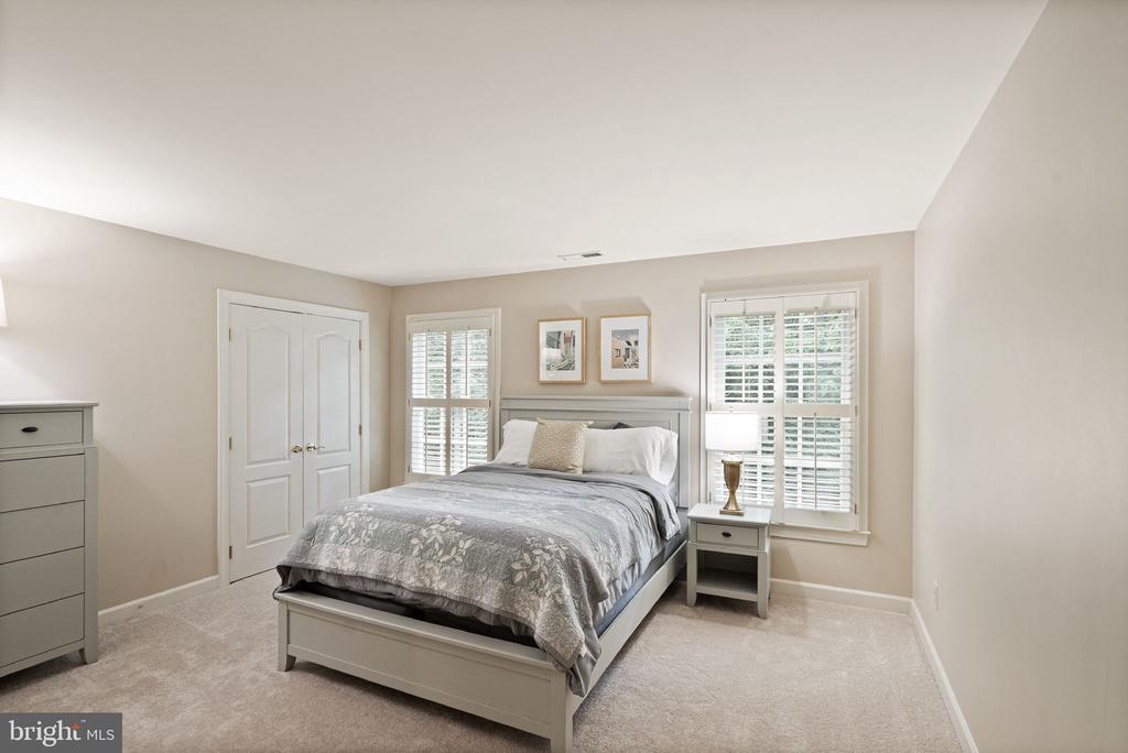 1108 Arboroak Pl