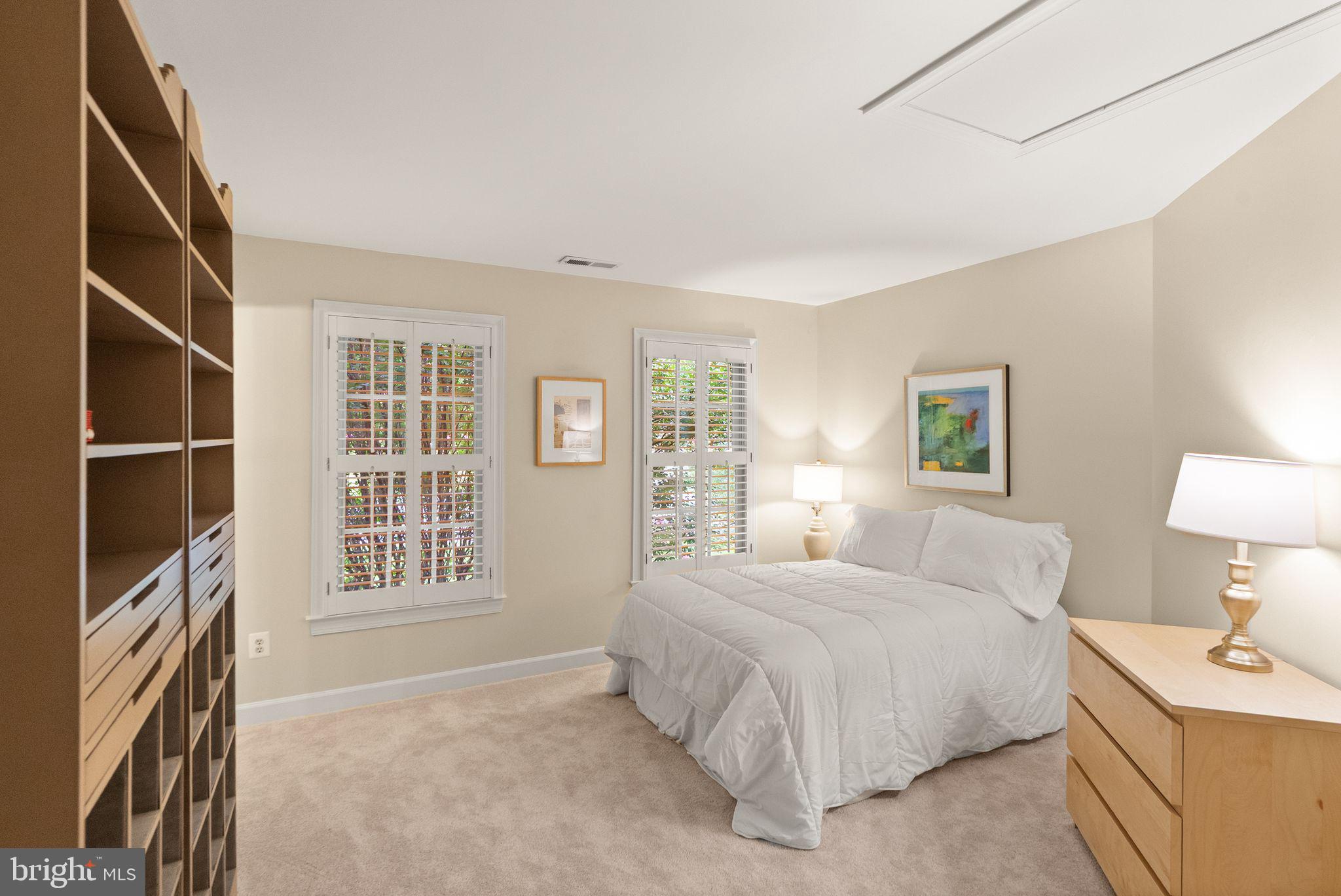 1108 Arboroak Pl