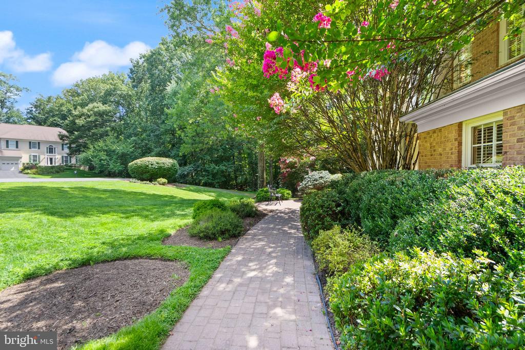 1108 Arboroak Pl