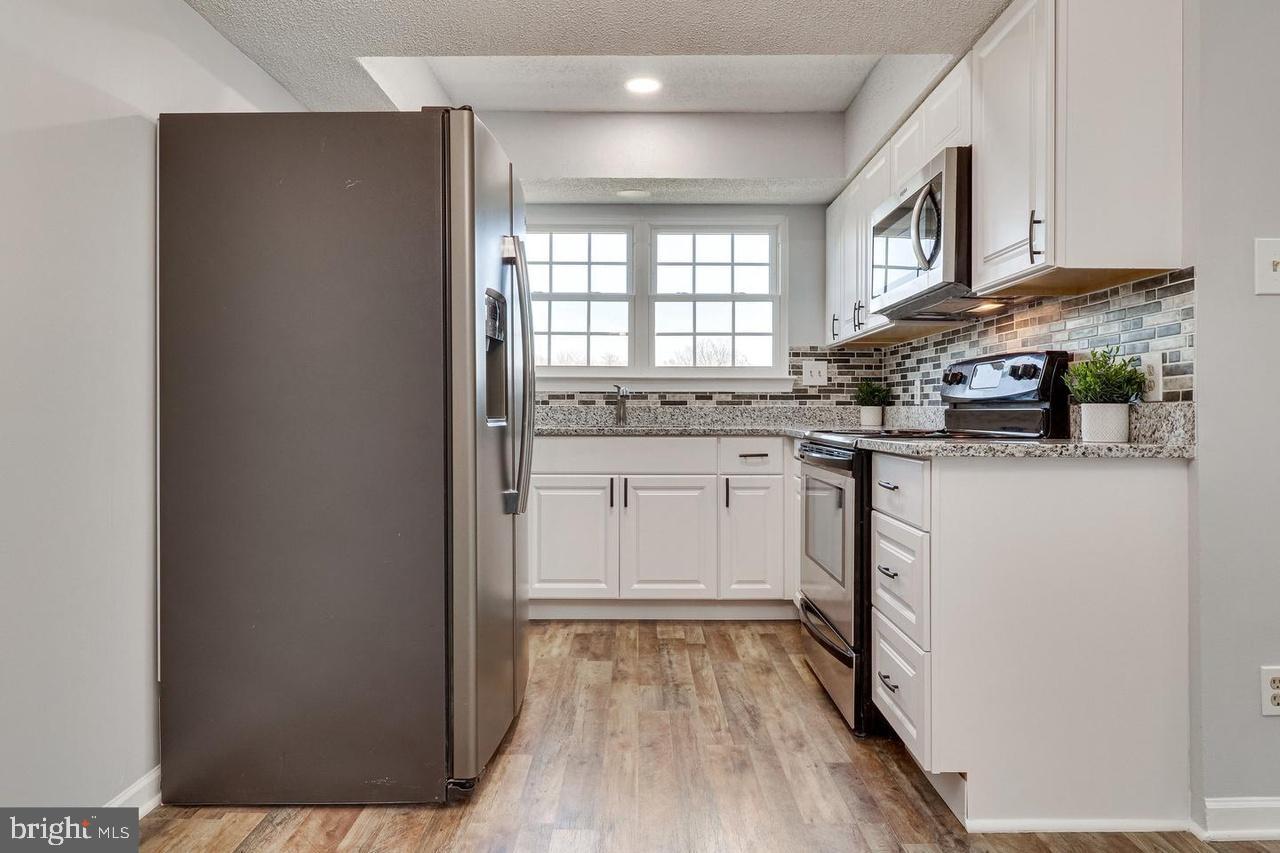 12100 Greenway Ct #301