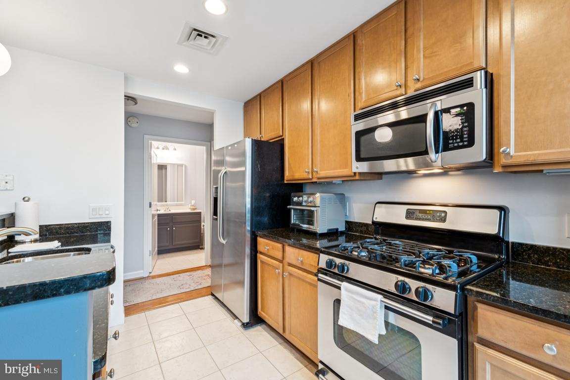 1830 FOUNTAIN DR #606