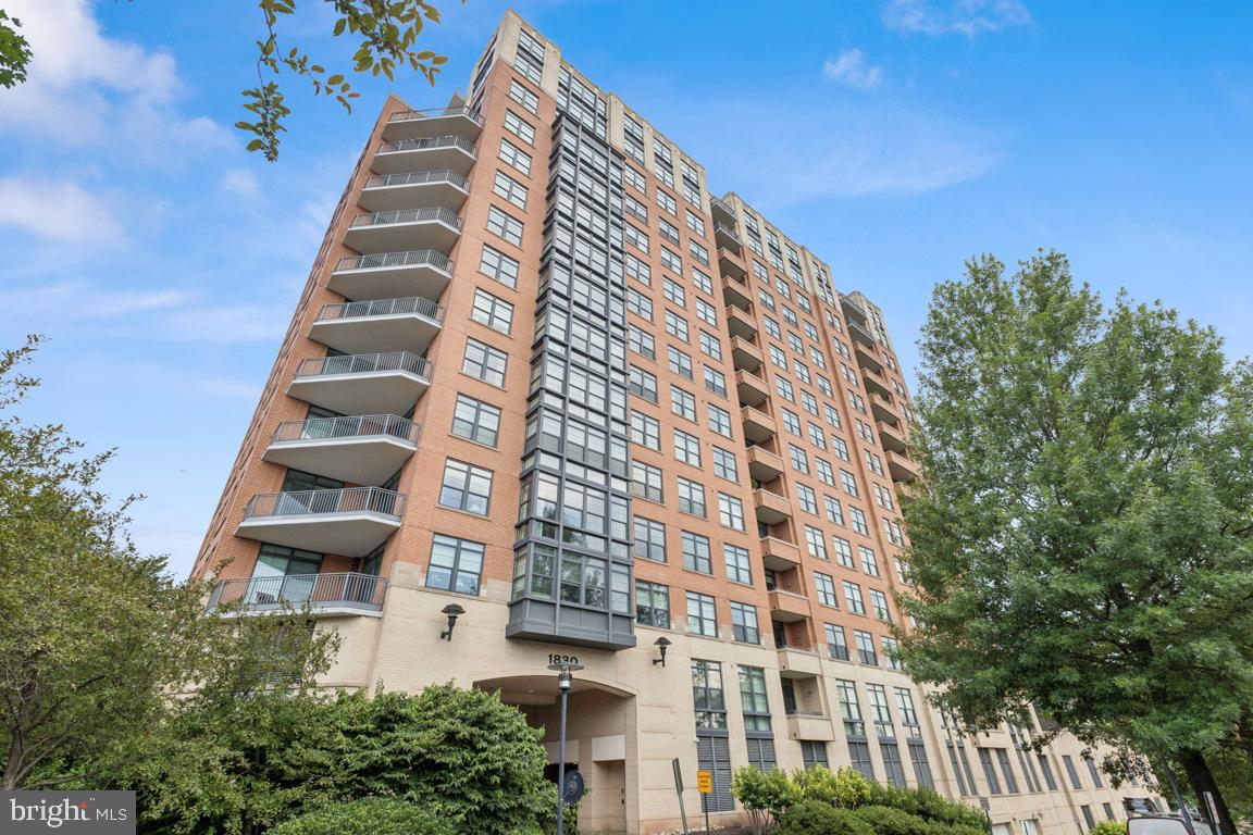 1830 FOUNTAIN DR #606