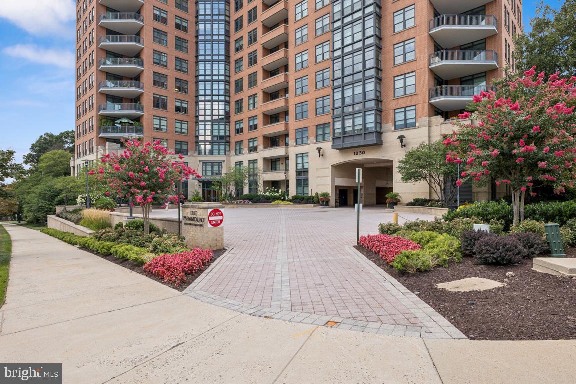 1830 FOUNTAIN DR #606