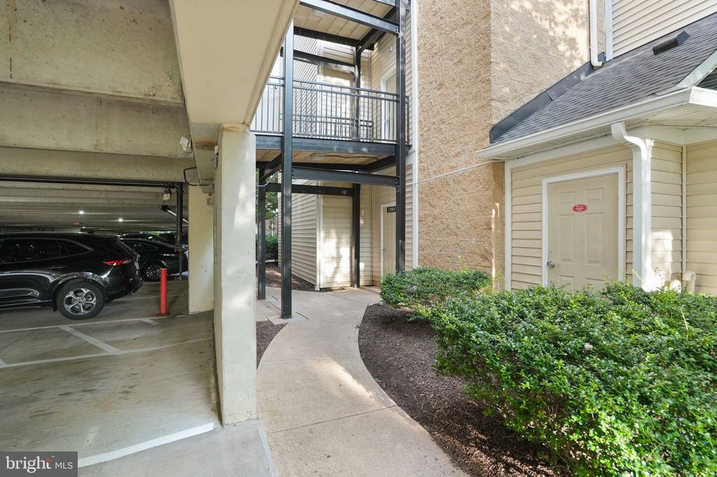 12905 Centre Park Cir #412