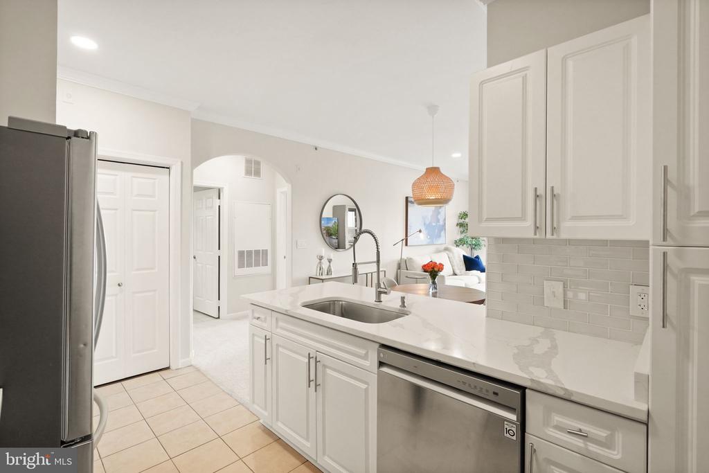 12905 Centre Park Cir #412