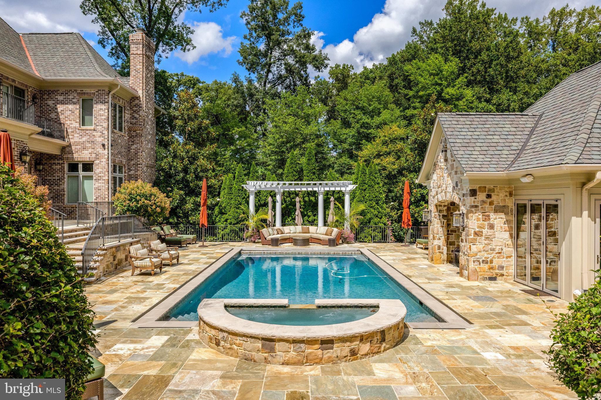 1239 Daleview Dr