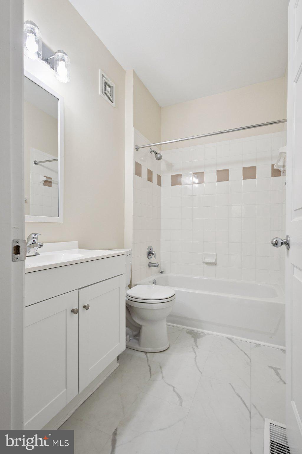 5107 TRAVIS EDWARD WAY #B