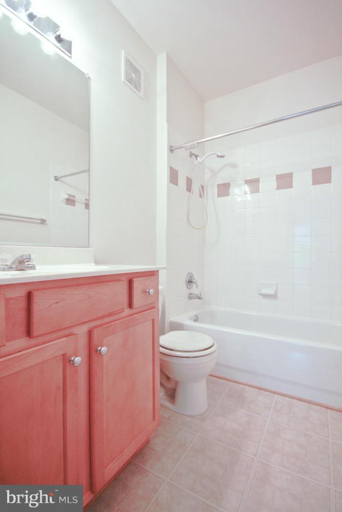 5107 TRAVIS EDWARD WAY #B