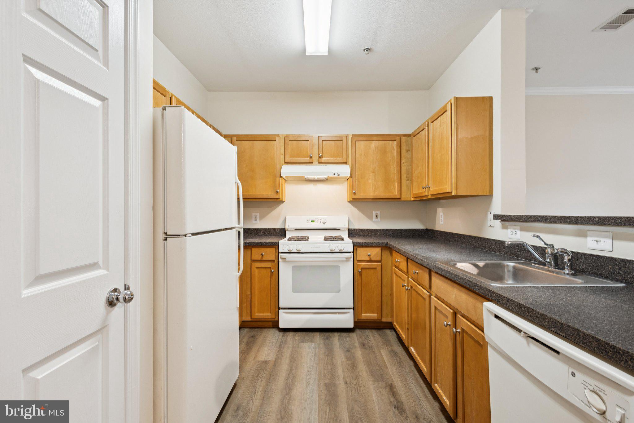 5107 TRAVIS EDWARD WAY #B