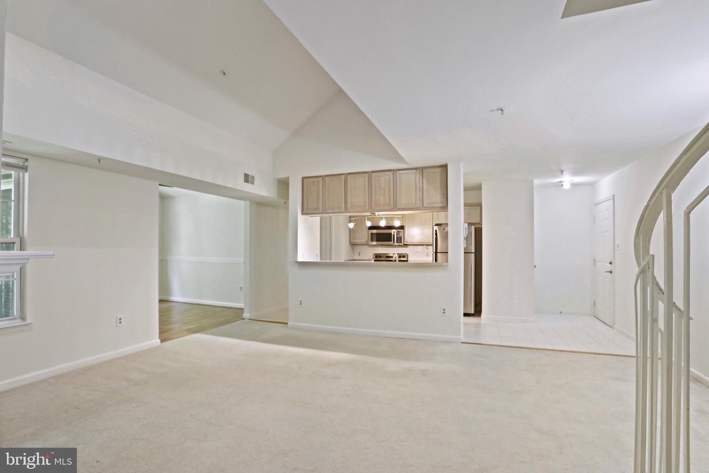 4124 MONUMENT CT #303
