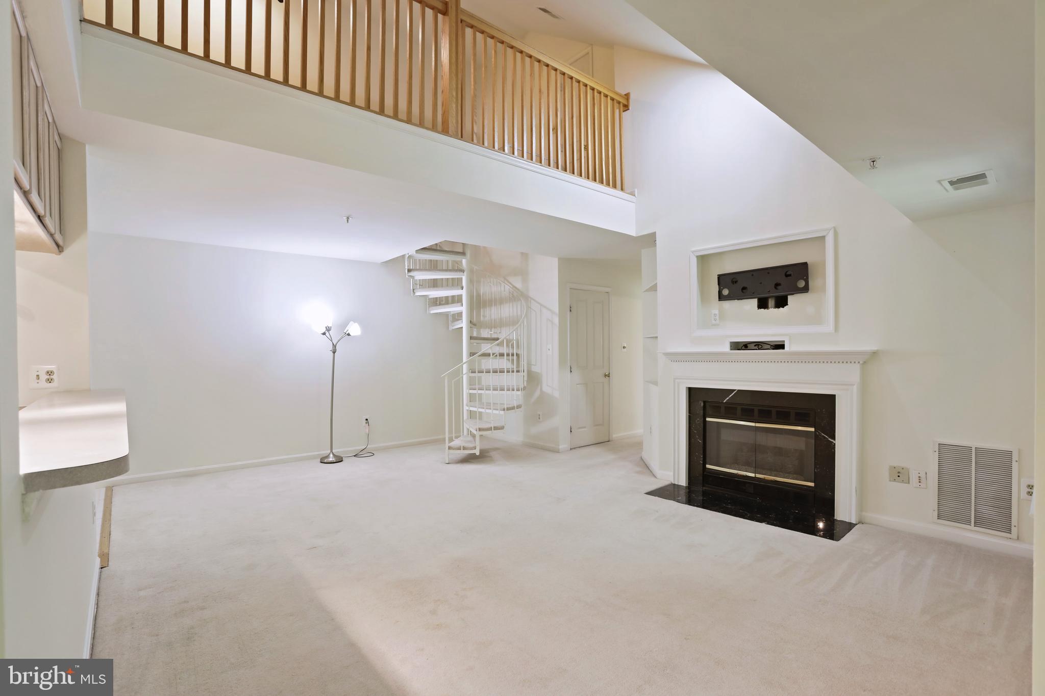 4124 MONUMENT CT #303