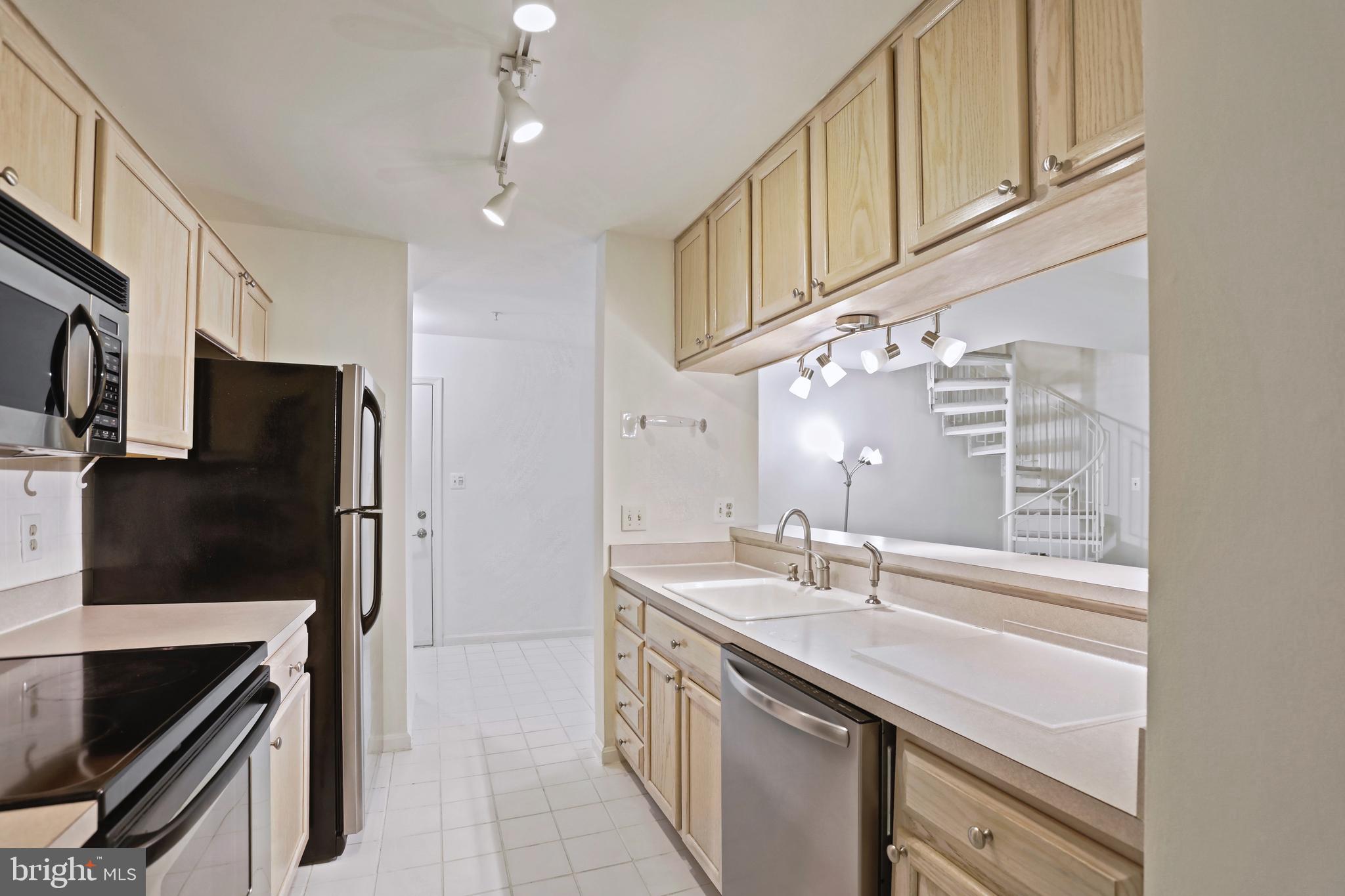 4124 MONUMENT CT #303