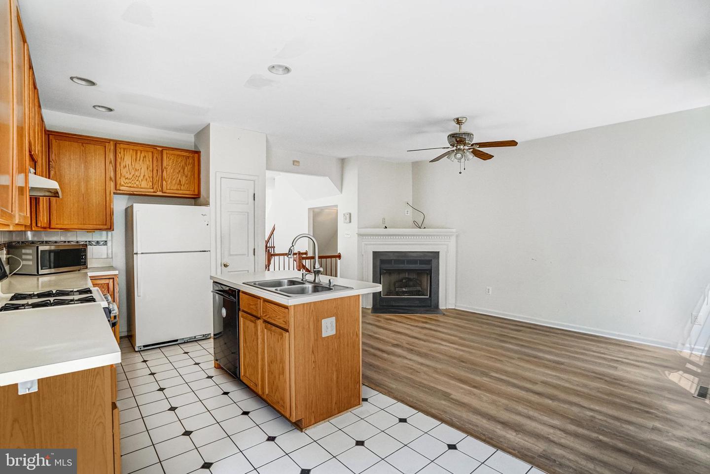8408 JOVIN CIR