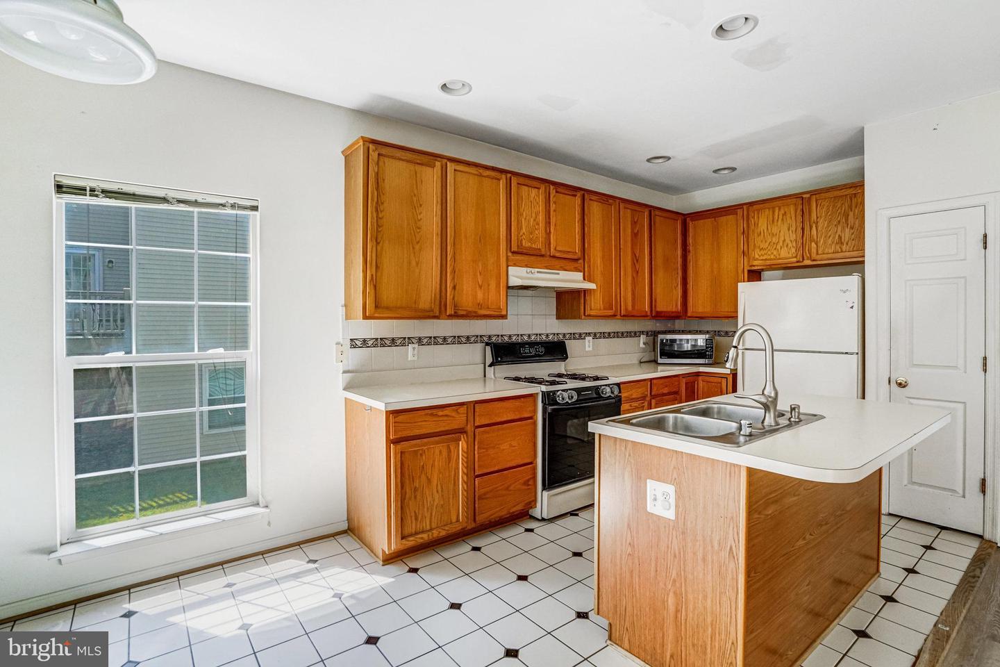 8408 JOVIN CIR