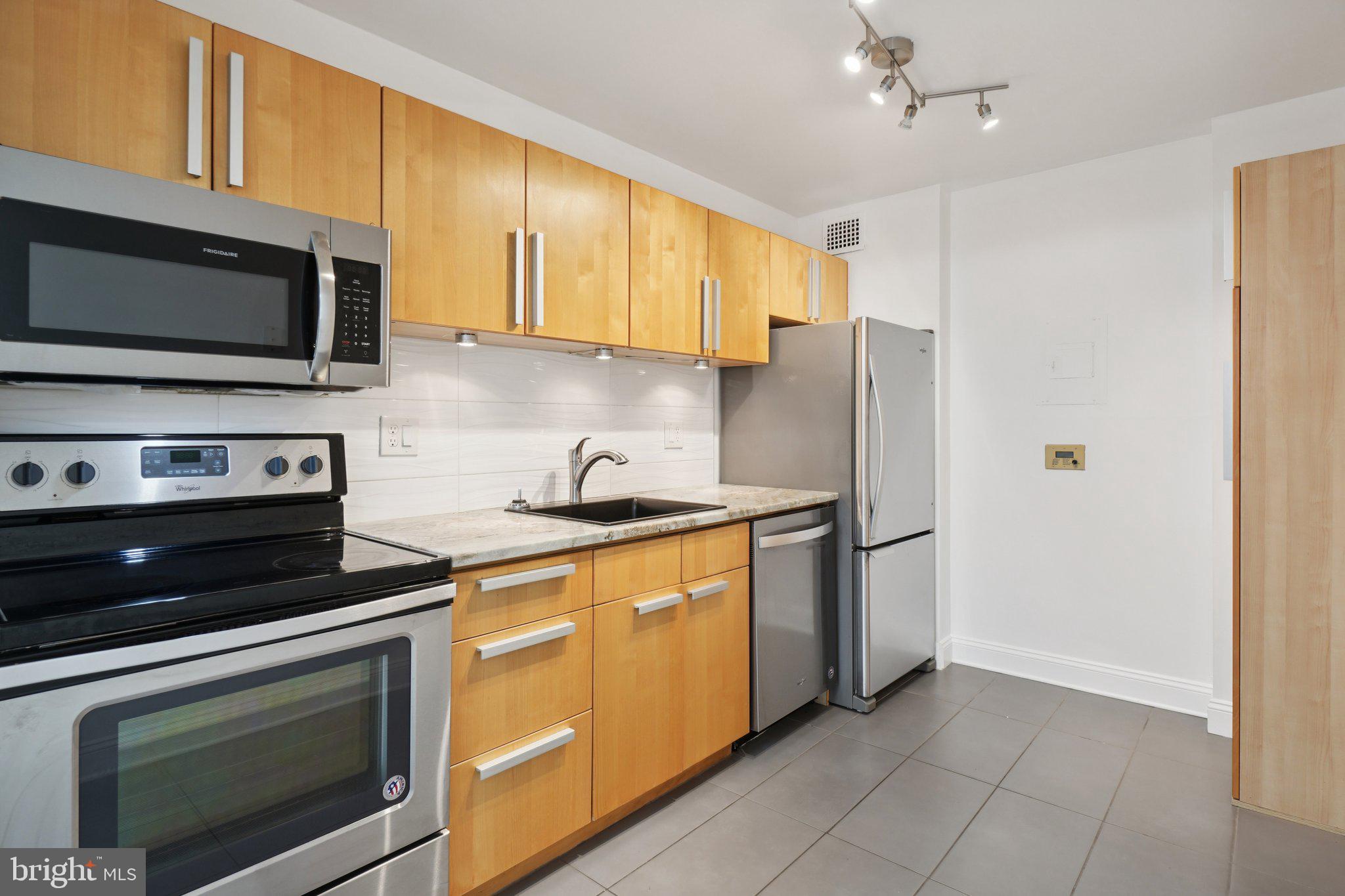 2059 HUNTINGTON AVENUE 111