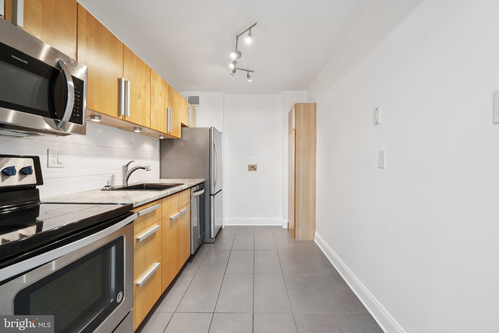 2059 HUNTINGTON AVENUE 111