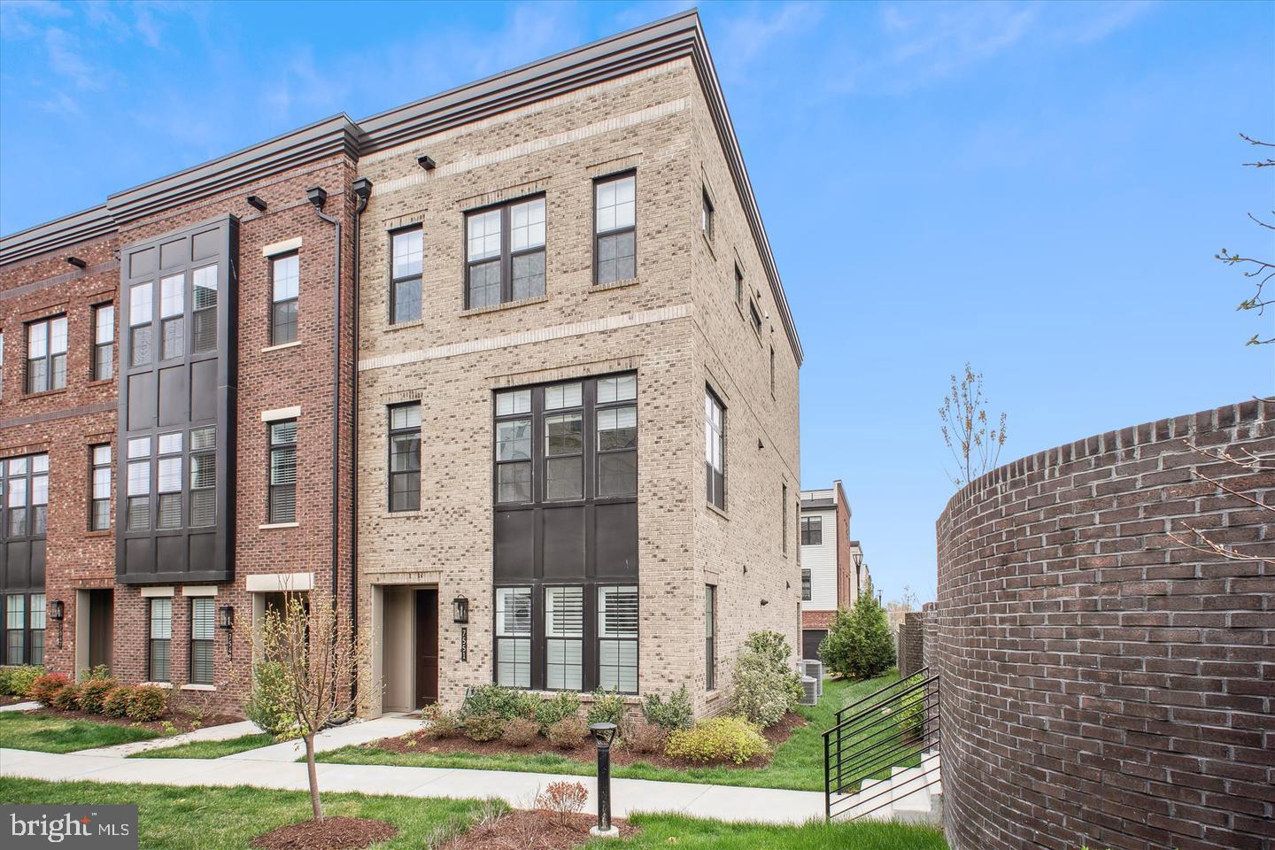 7551 SAWYER FARM WAY #1703