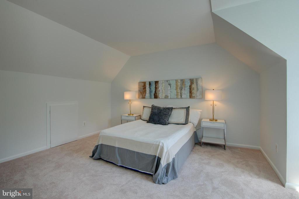 1404 Skyhaven Ct