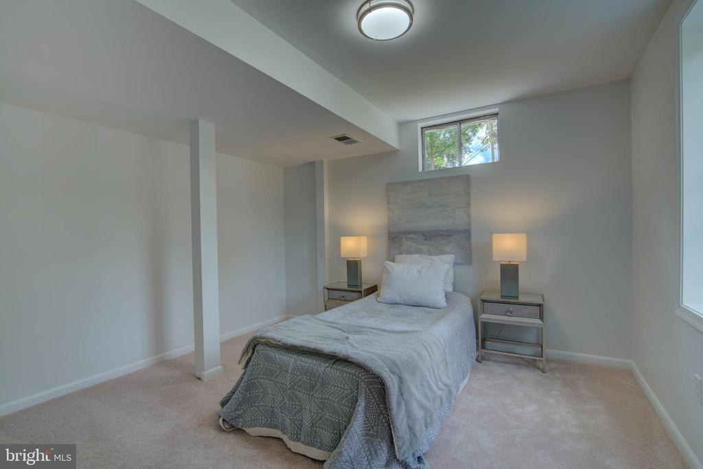 1404 Skyhaven Ct