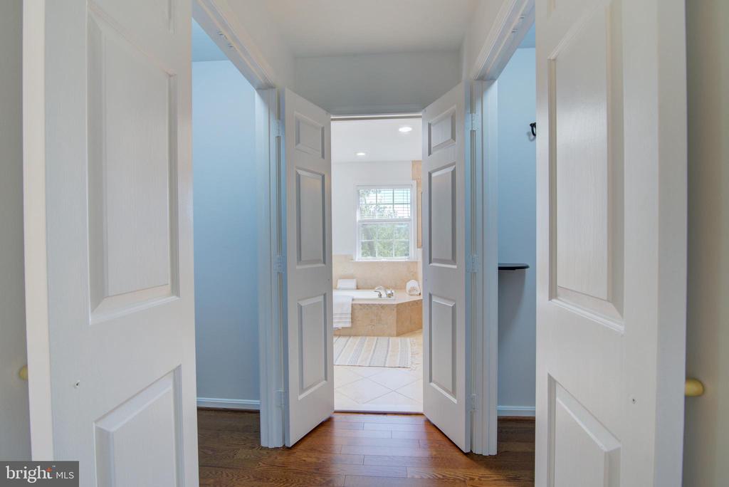 12203 MEADOWSTREAM COURT