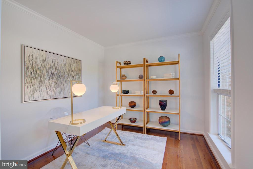 12203 MEADOWSTREAM COURT