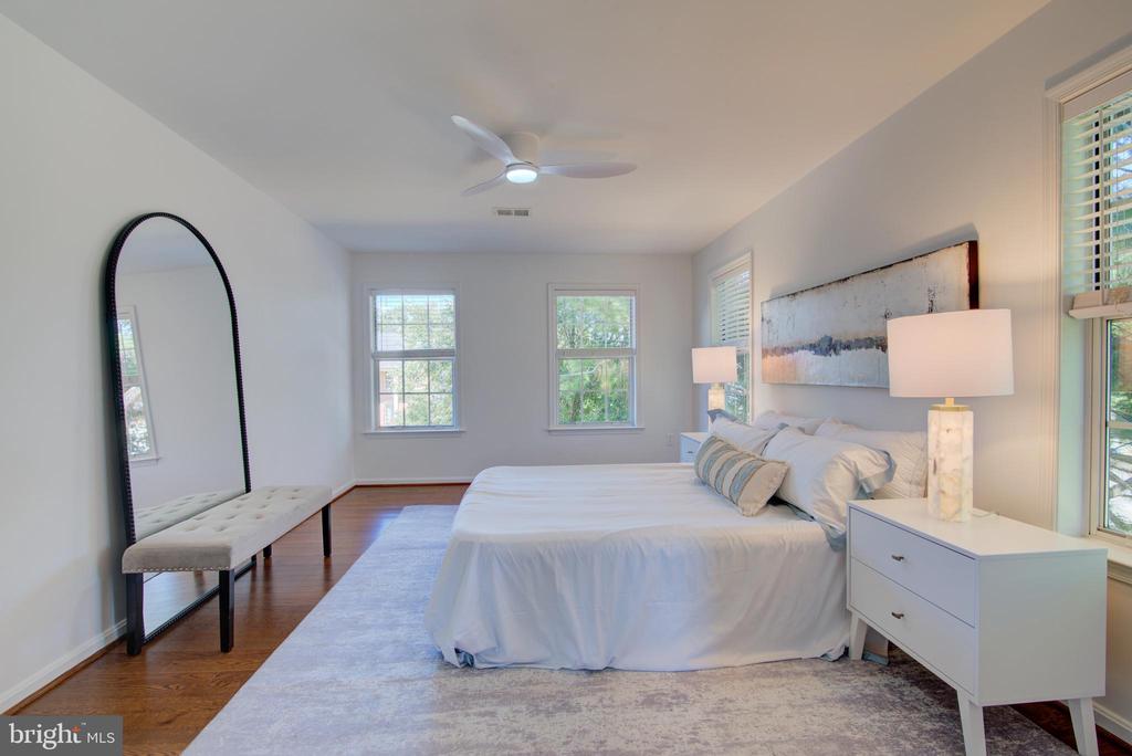 12203 MEADOWSTREAM COURT