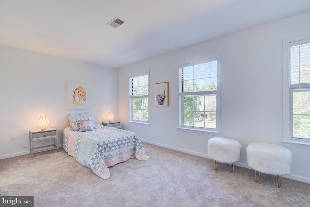 12203 MEADOWSTREAM COURT