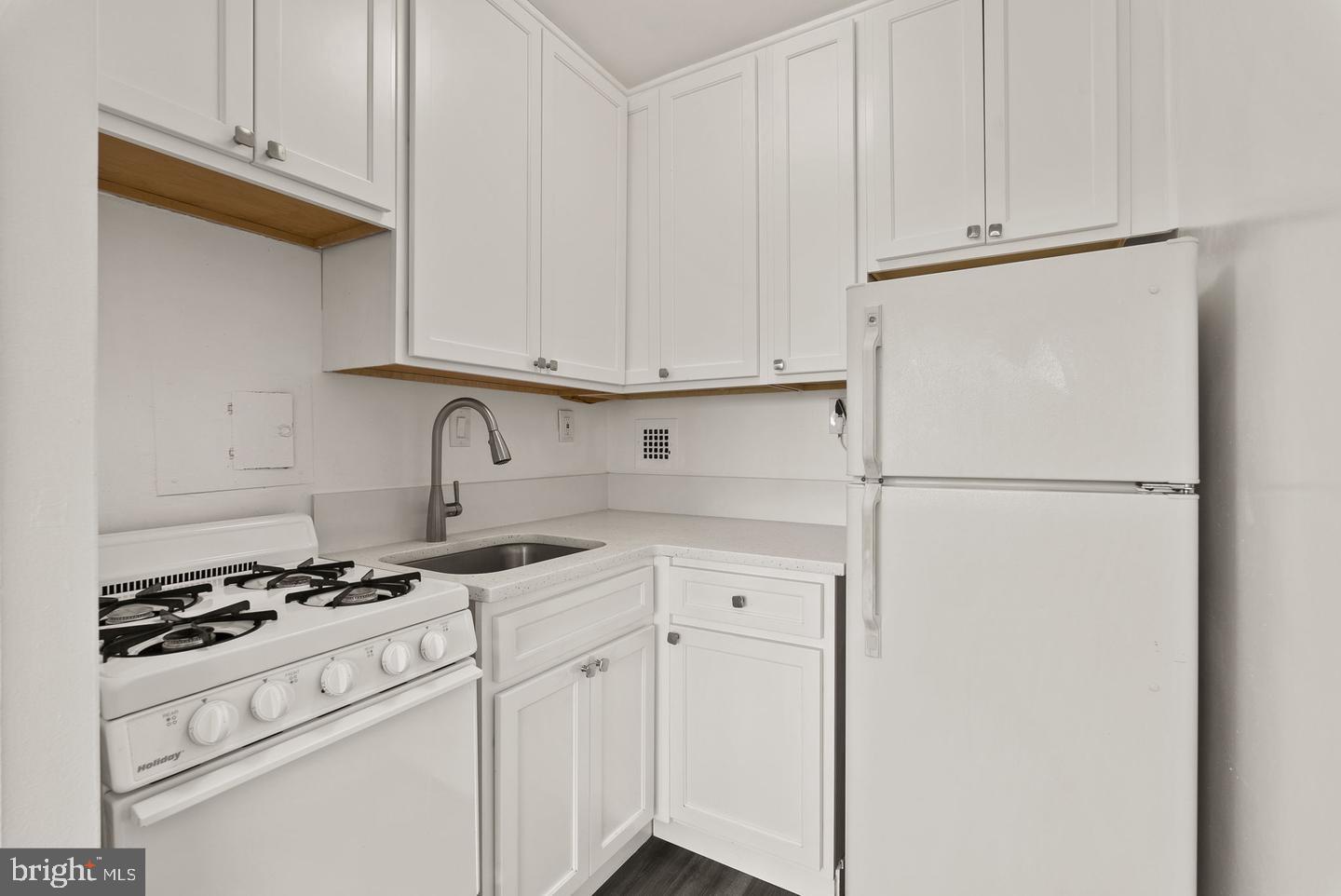 6631 WAKEFIELD DRIVE 804