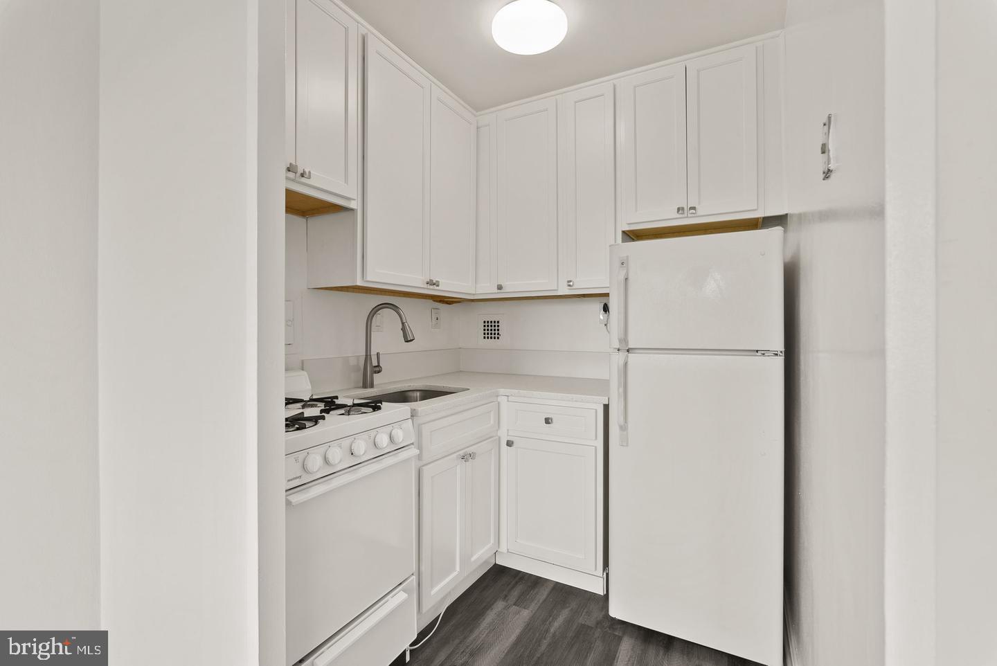 6631 WAKEFIELD DRIVE 804