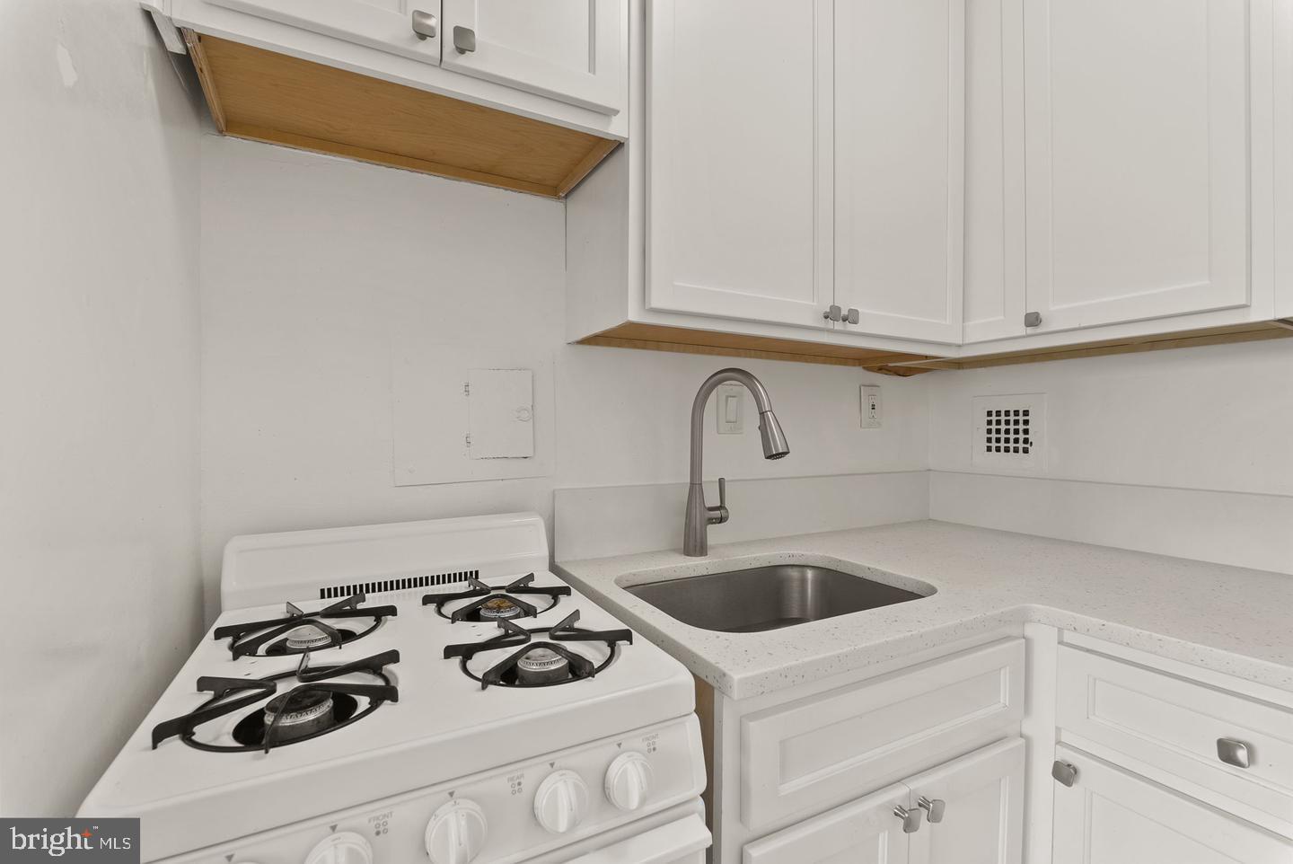 6631 WAKEFIELD DRIVE 804