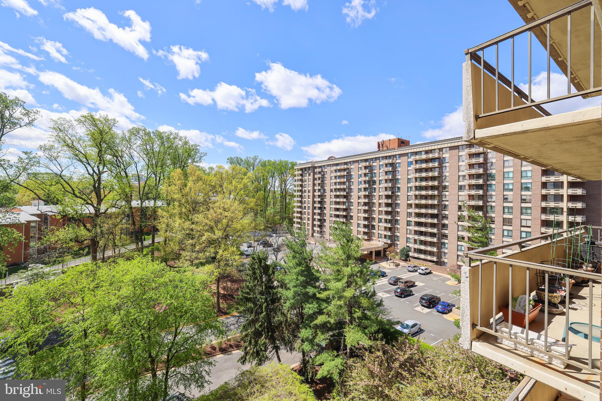 1800 OLD MEADOW RD #916