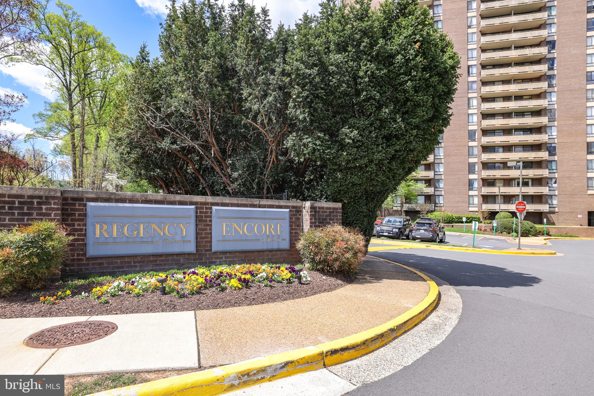 1800 OLD MEADOW RD #916