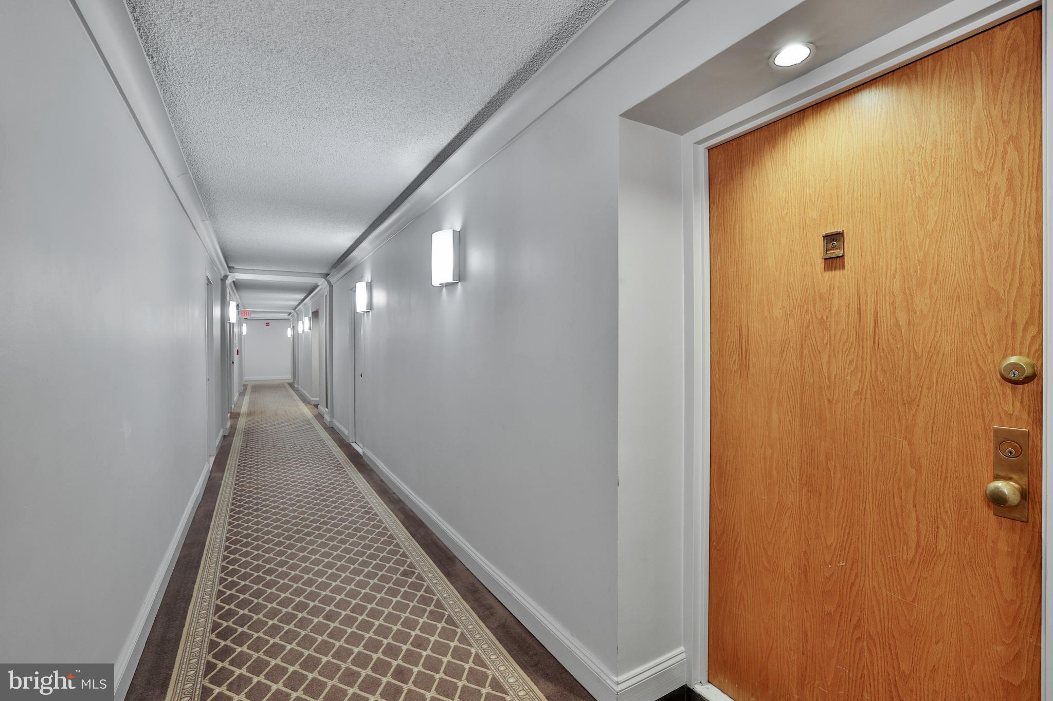 1800 OLD MEADOW RD #916