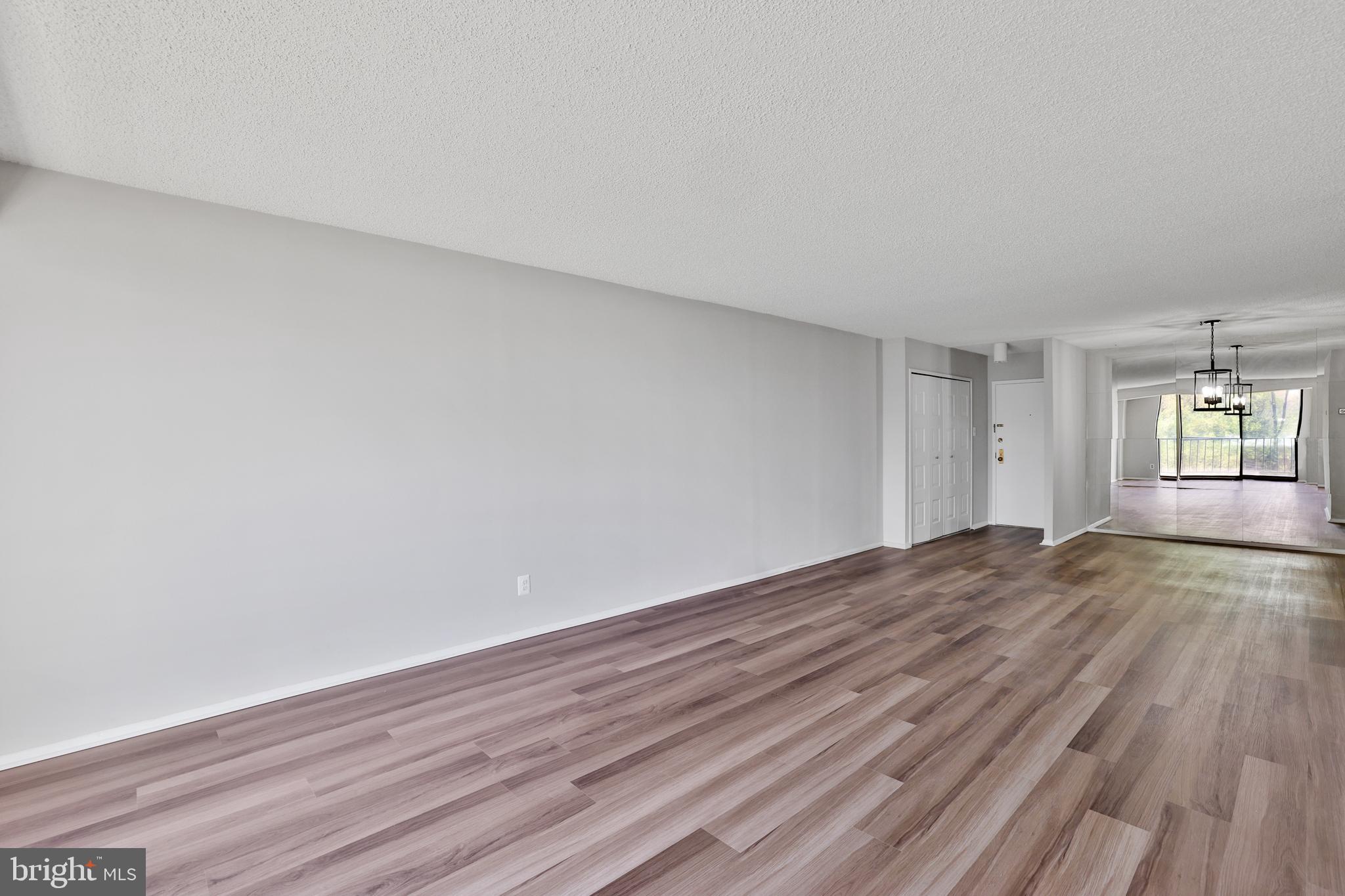 1800 OLD MEADOW RD #916