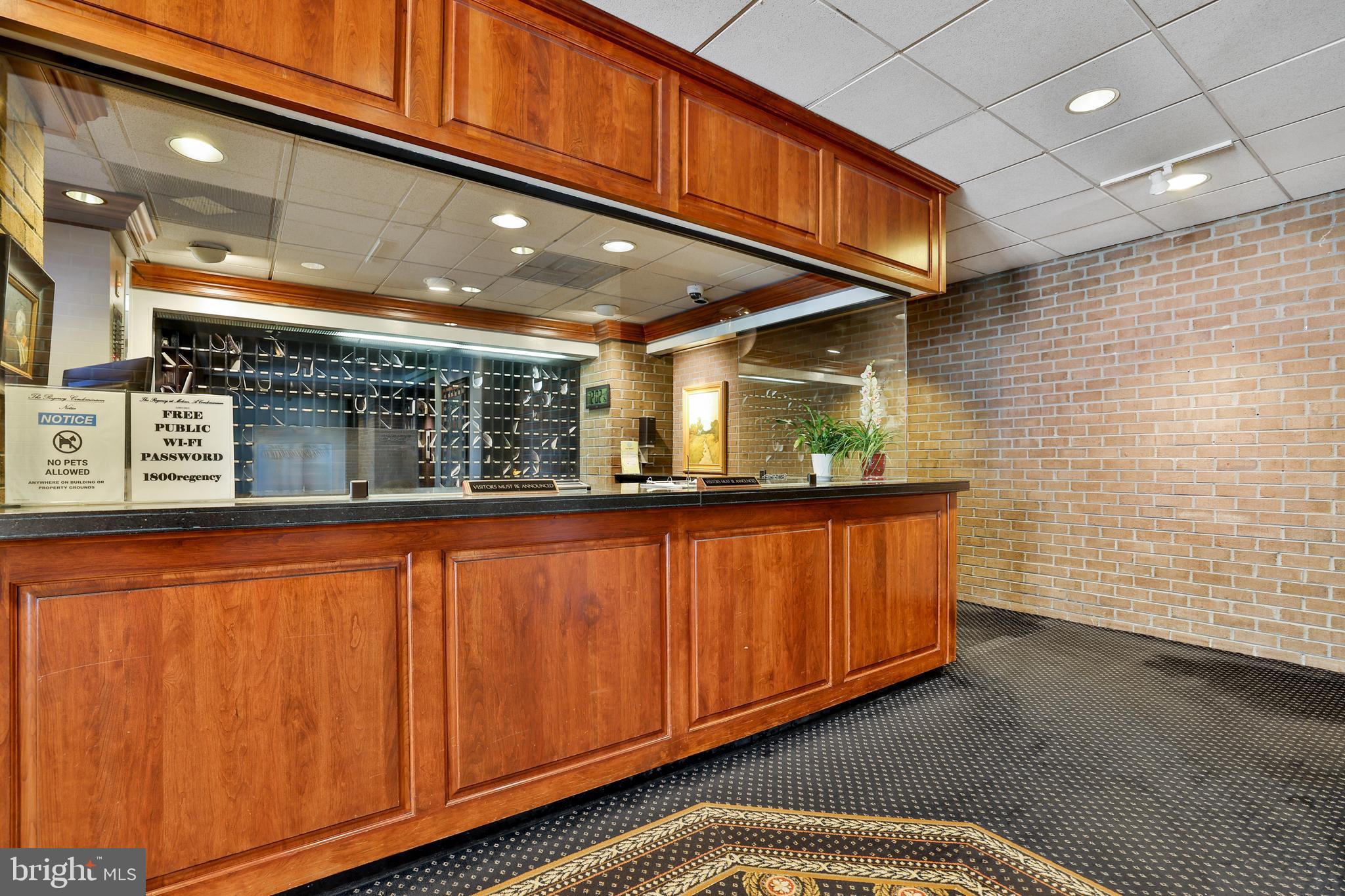 1800 OLD MEADOW RD #916