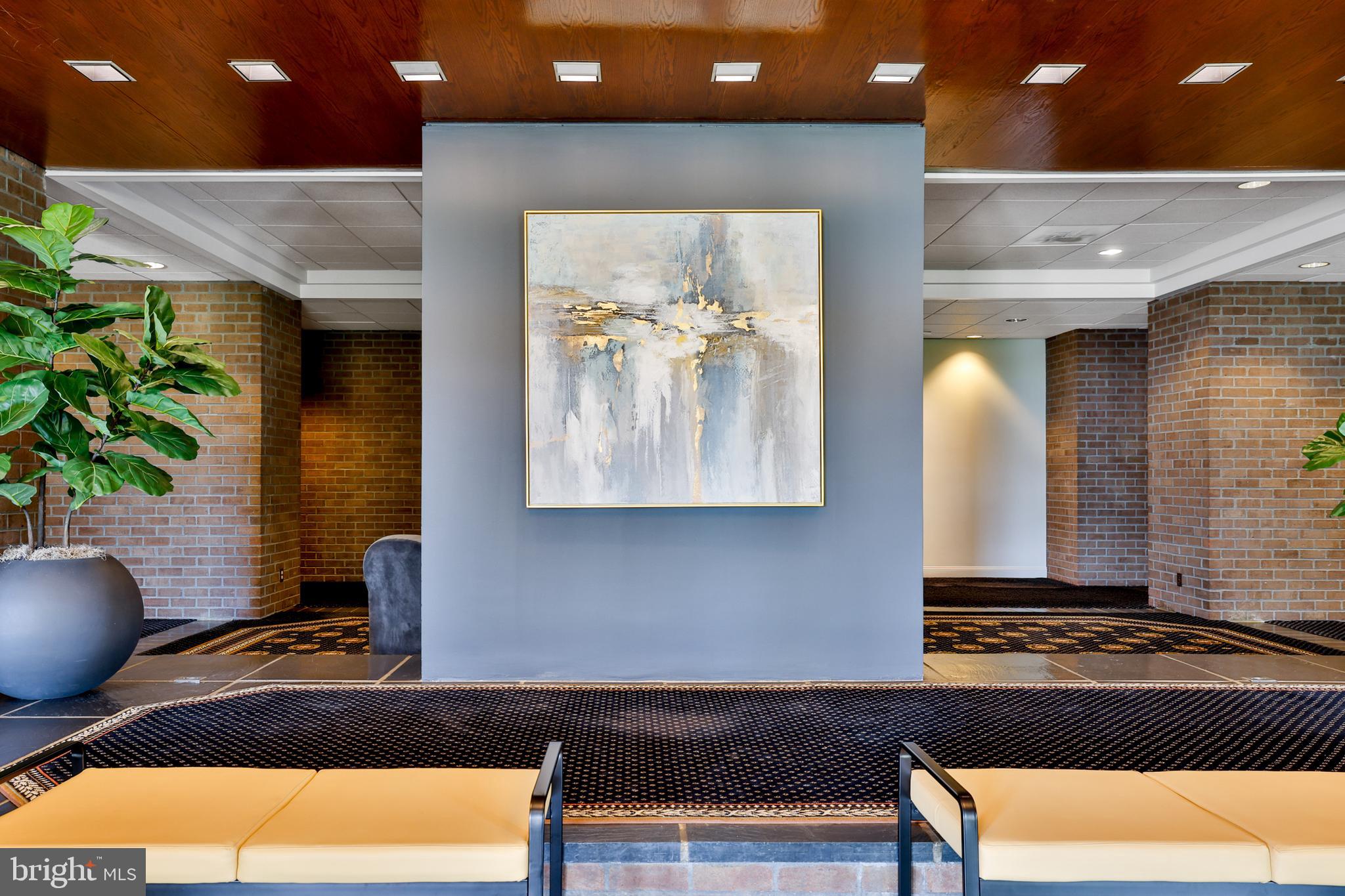 1800 OLD MEADOW RD #916