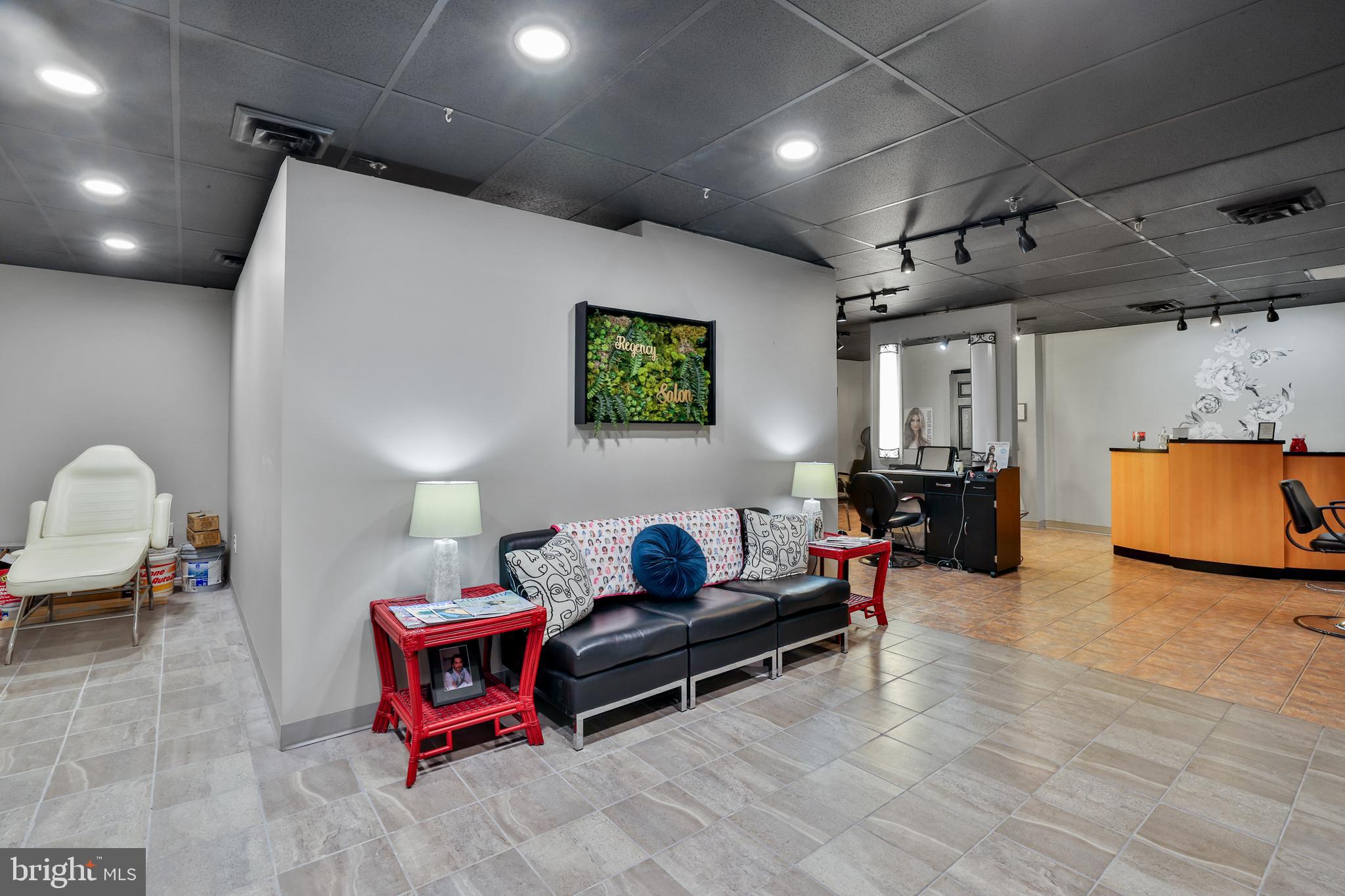 1800 OLD MEADOW RD #916