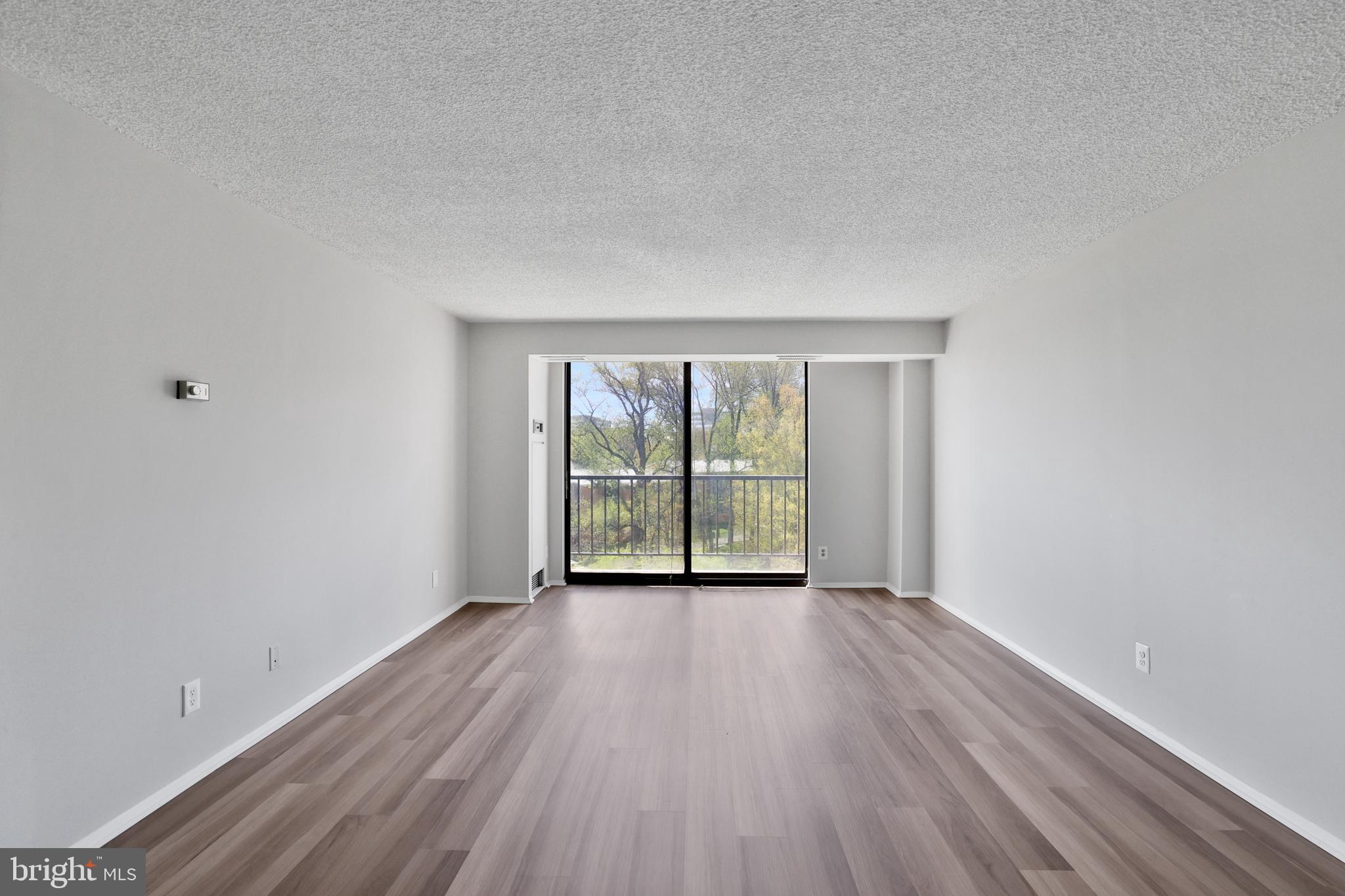 1800 OLD MEADOW RD #916