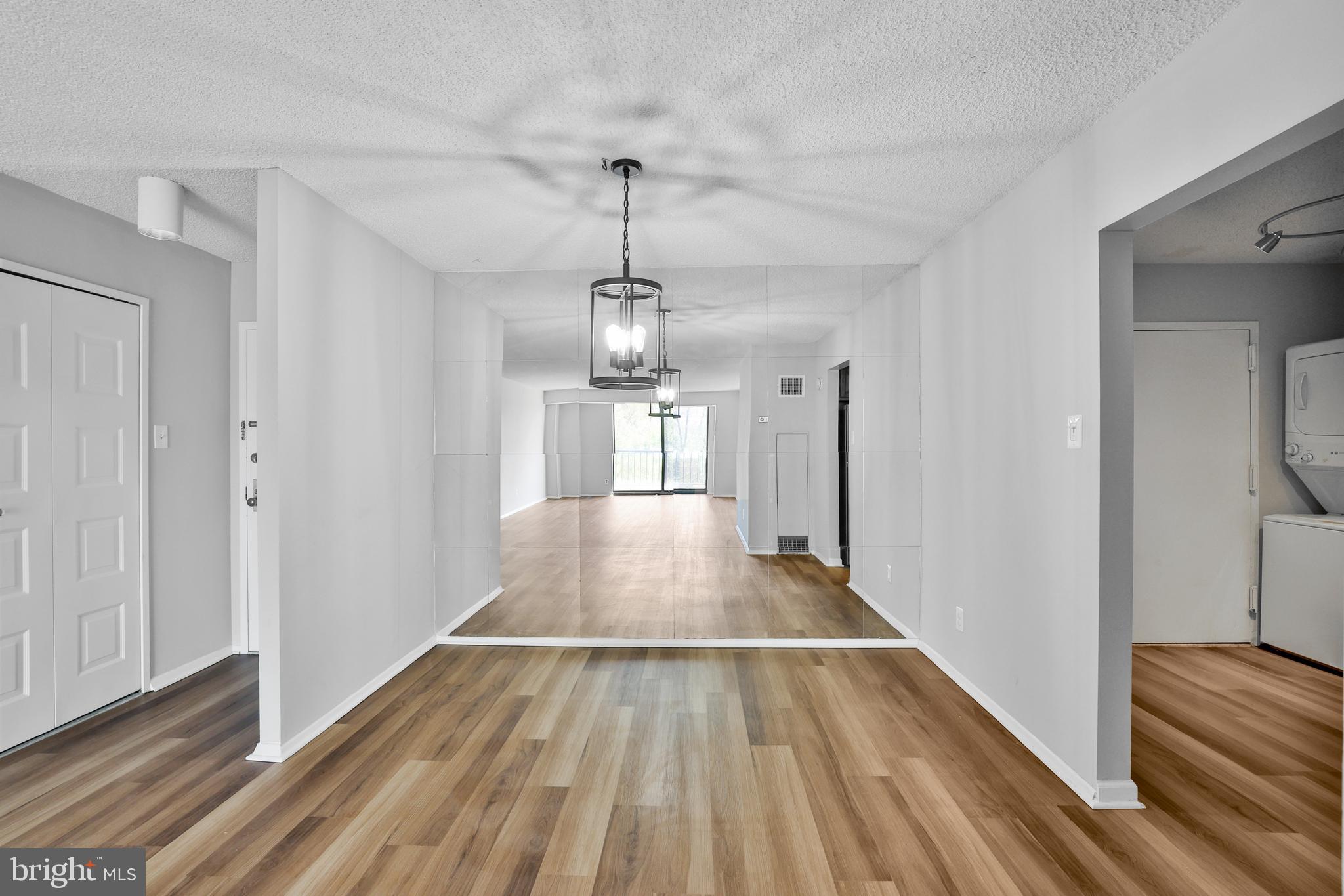 1800 OLD MEADOW RD #916