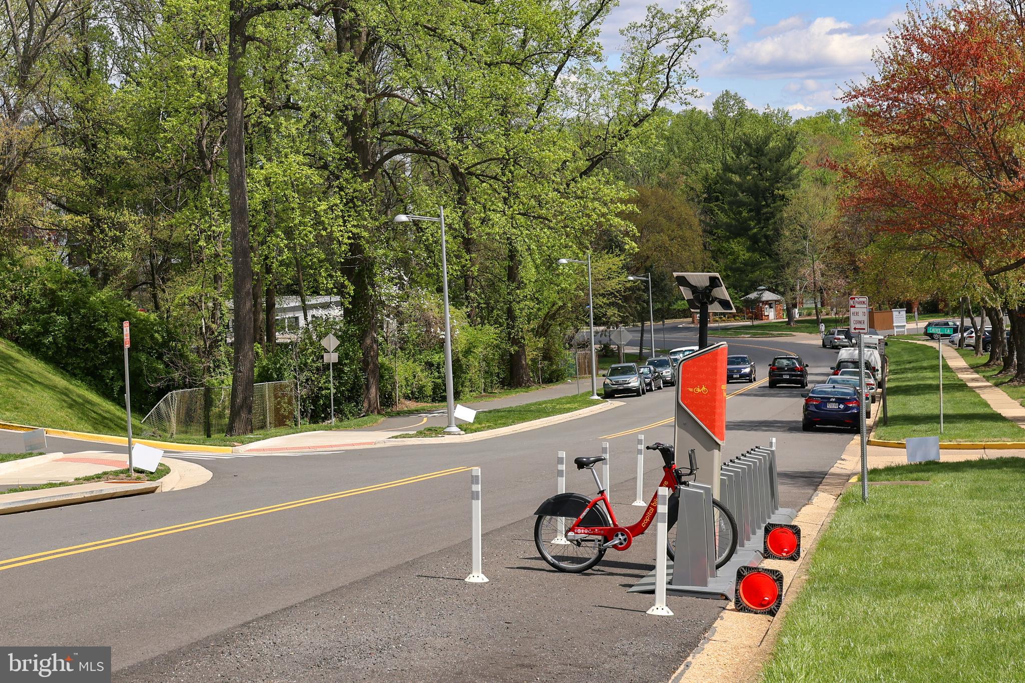 1800 OLD MEADOW RD #916