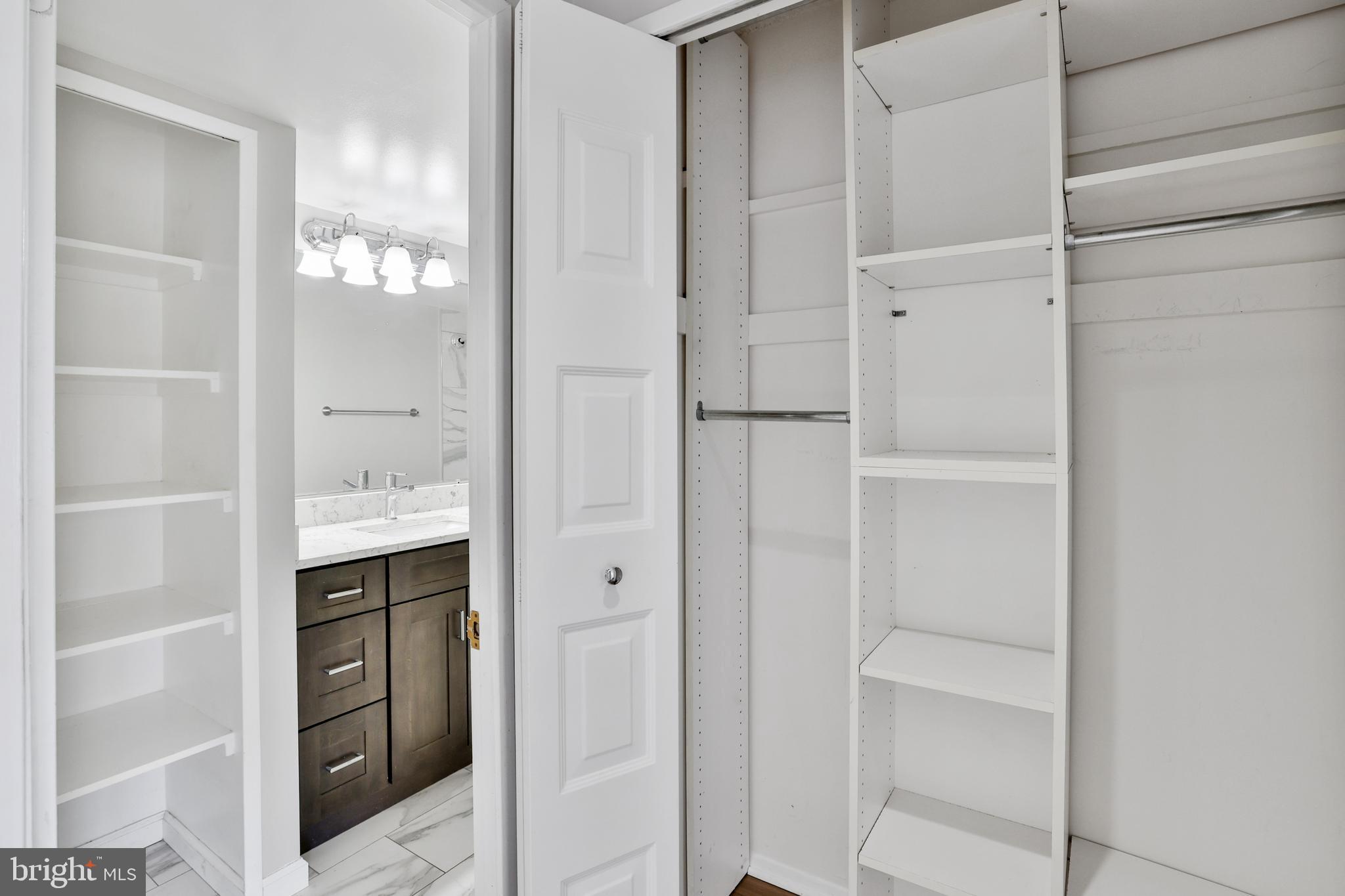 1800 OLD MEADOW RD #916