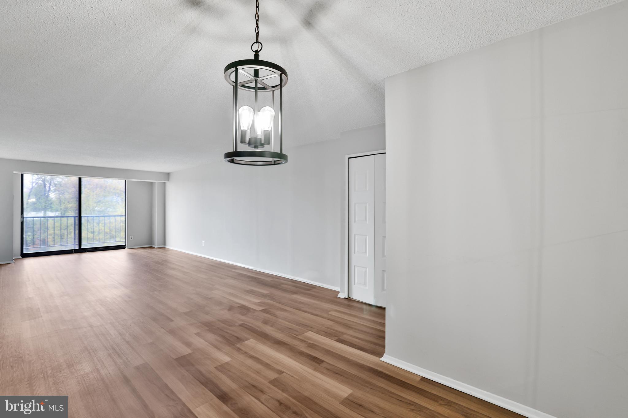 1800 OLD MEADOW RD #916