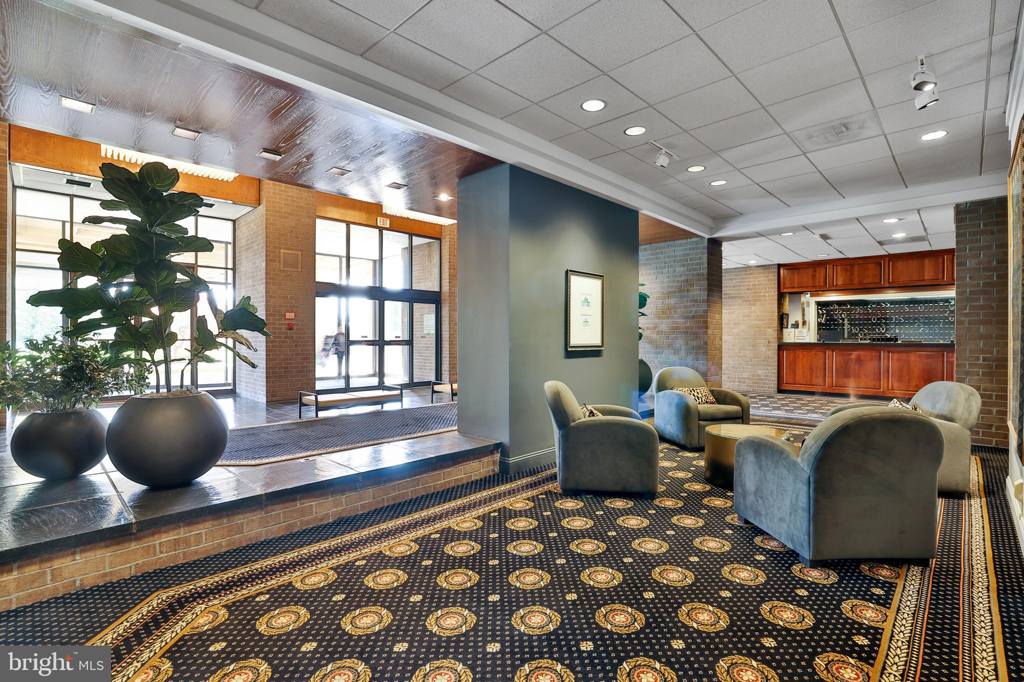 1800 OLD MEADOW RD #916