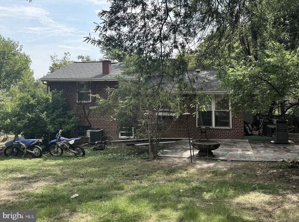 5610 IONA WAY