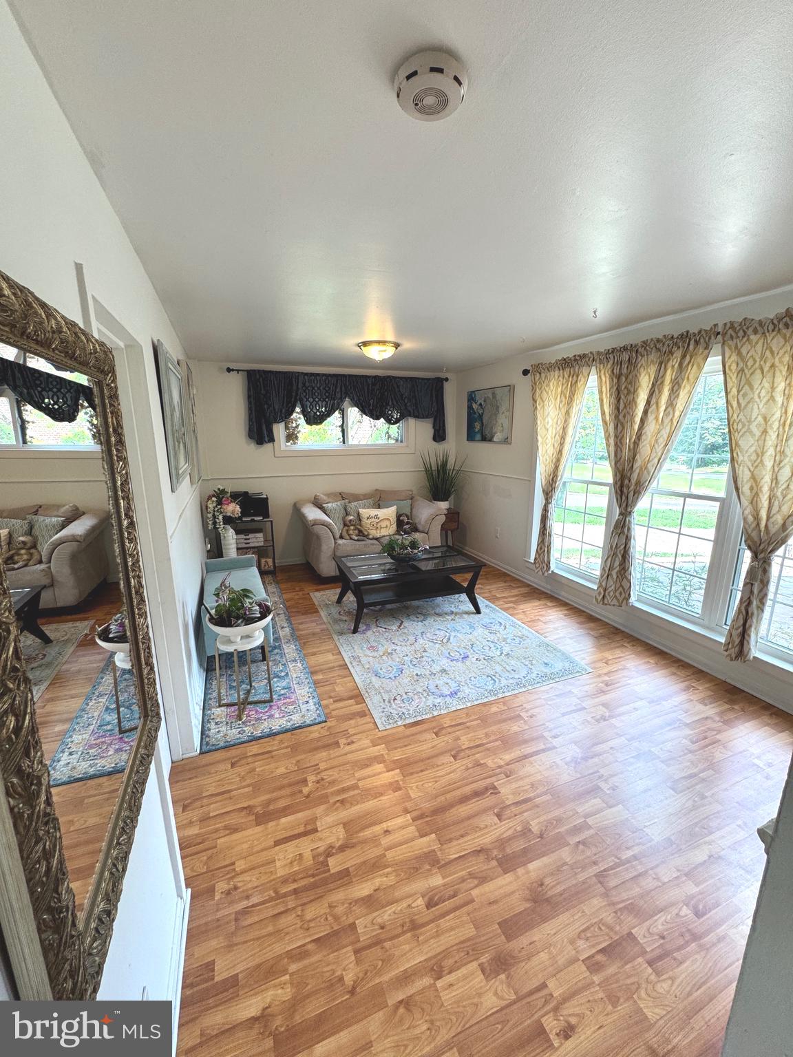 5610 IONA WAY