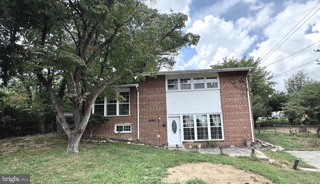 5610 IONA WAY