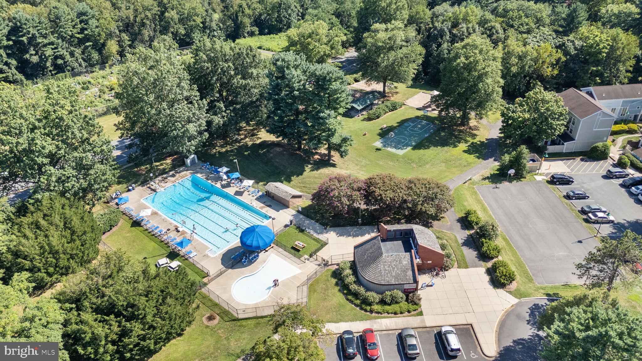 1806 N Shore Ct