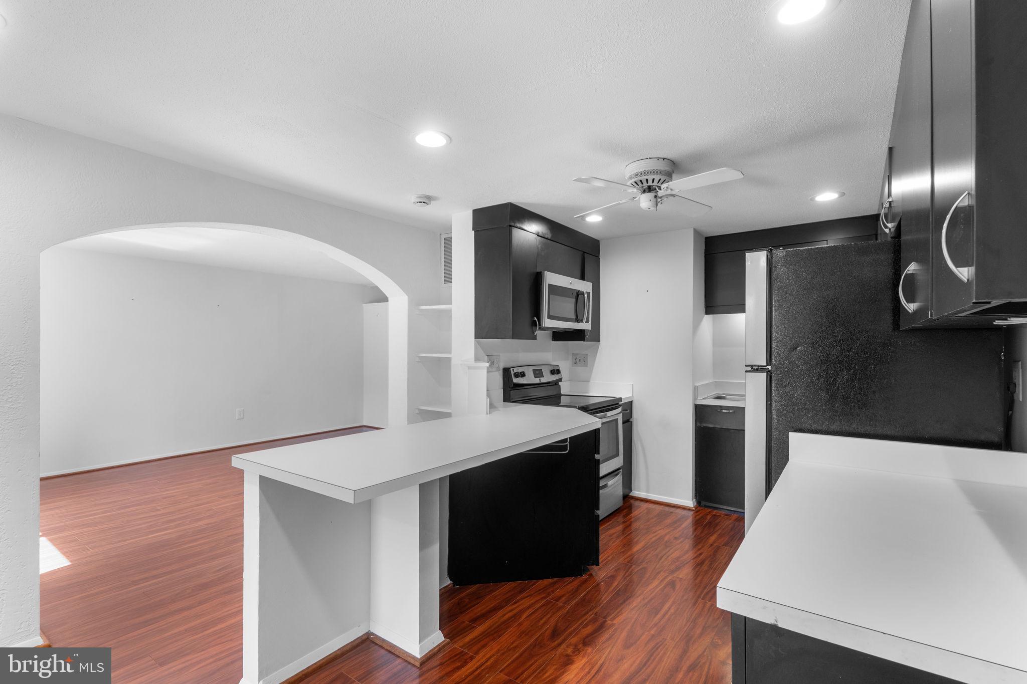 1806 N Shore Ct