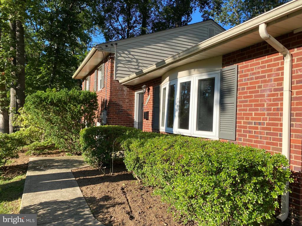 3137 CRESWELL DR