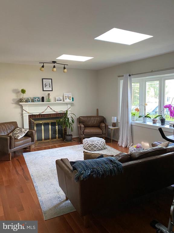 3137 CRESWELL DR
